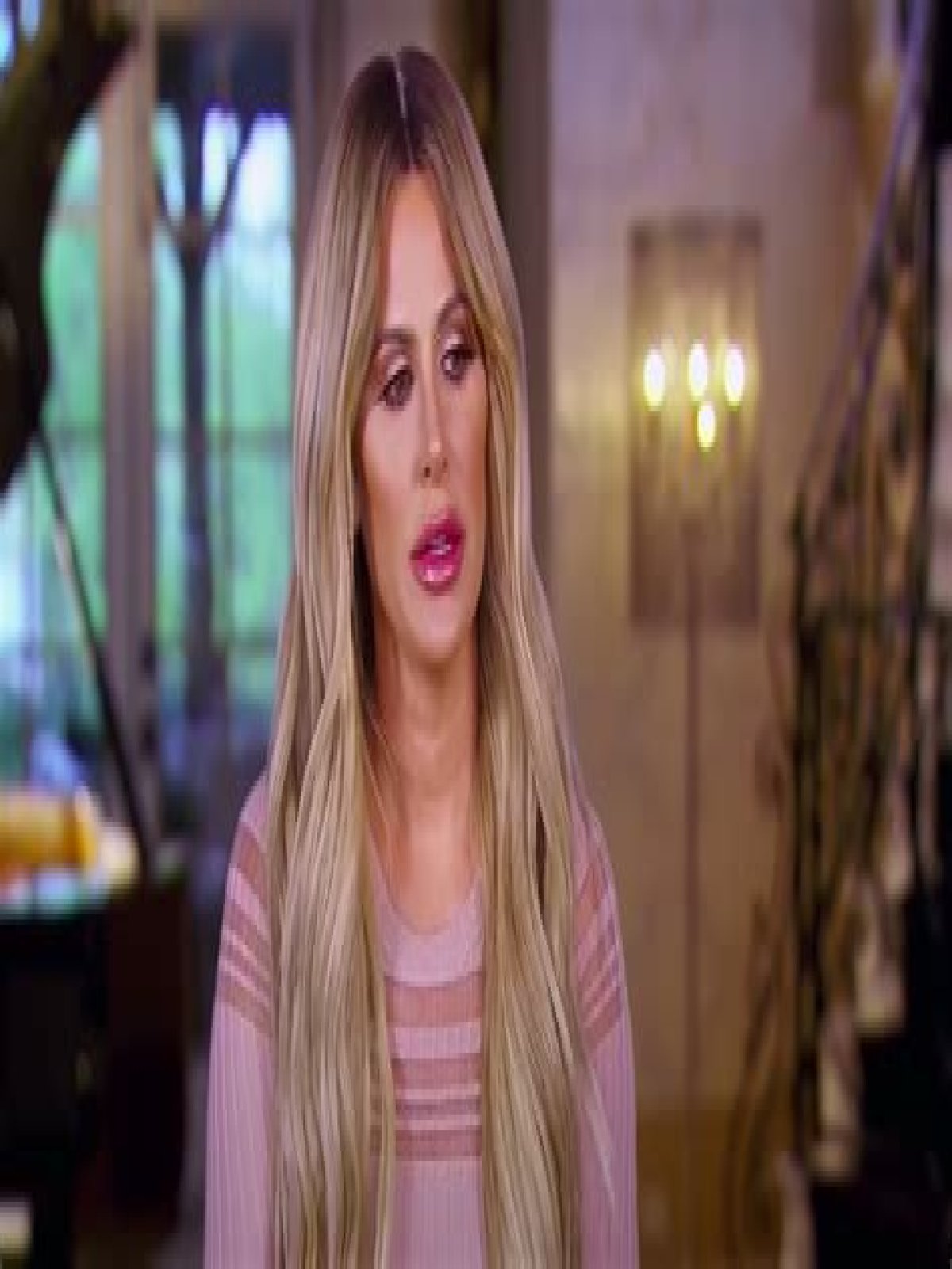 Kim Zolciak-Biermann Shares Photo Of Natural Hair